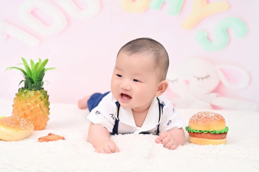 河北宝宝在妈妈肚子里